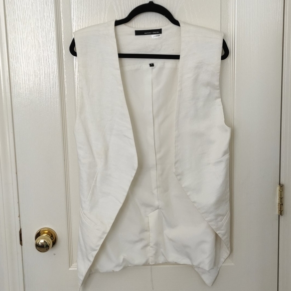 Vest - Picture 1 of 6